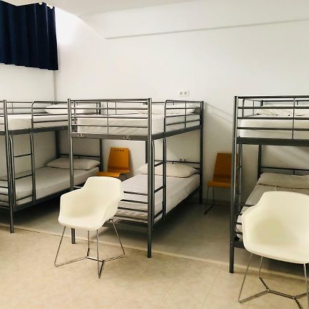 Albergue La Estacion ซานติอาโก เด กอมโปสเตลา ภายนอก รูปภาพ