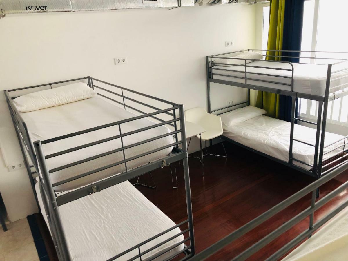Albergue La Estacion ซานติอาโก เด กอมโปสเตลา ภายนอก รูปภาพ