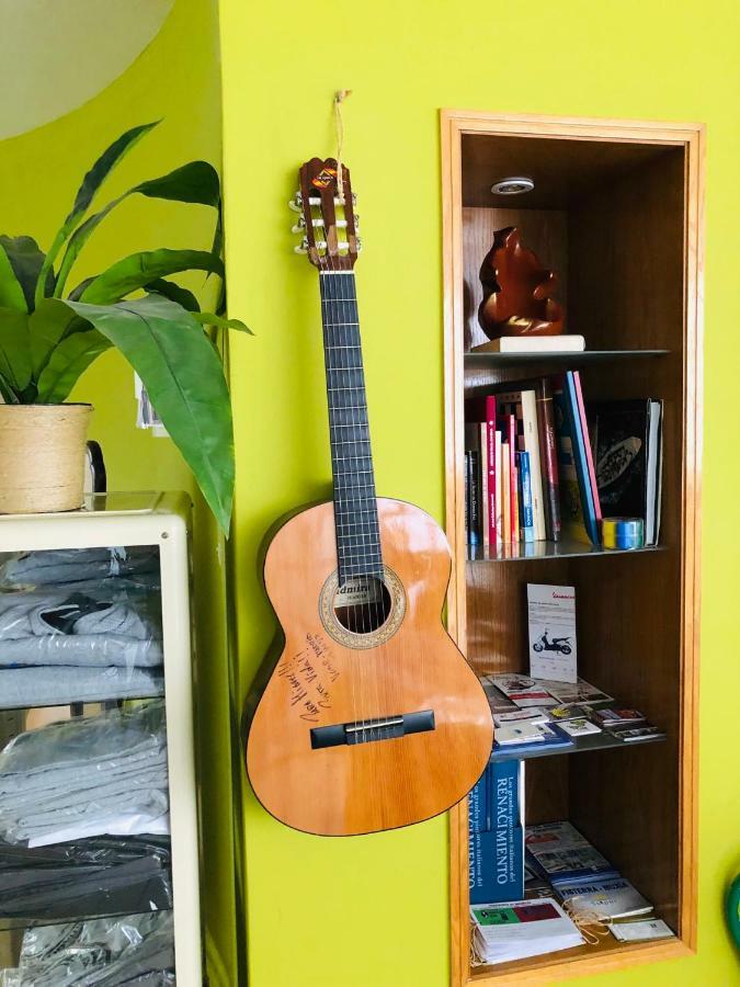 Albergue La Estacion ซานติอาโก เด กอมโปสเตลา ภายนอก รูปภาพ
