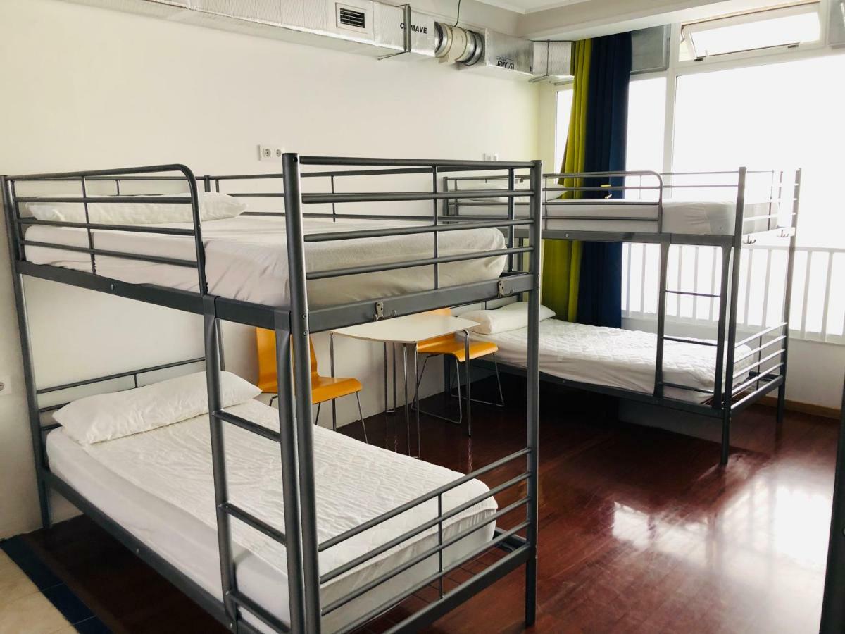 Albergue La Estacion ซานติอาโก เด กอมโปสเตลา ภายนอก รูปภาพ