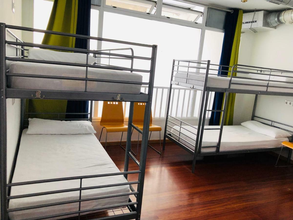 Albergue La Estacion ซานติอาโก เด กอมโปสเตลา ภายนอก รูปภาพ